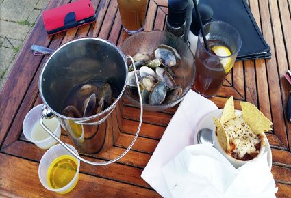 Marina Cafe & Pub